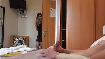 Public exposure: I expose myself to a hotel maid and she reciprocates with a handjob